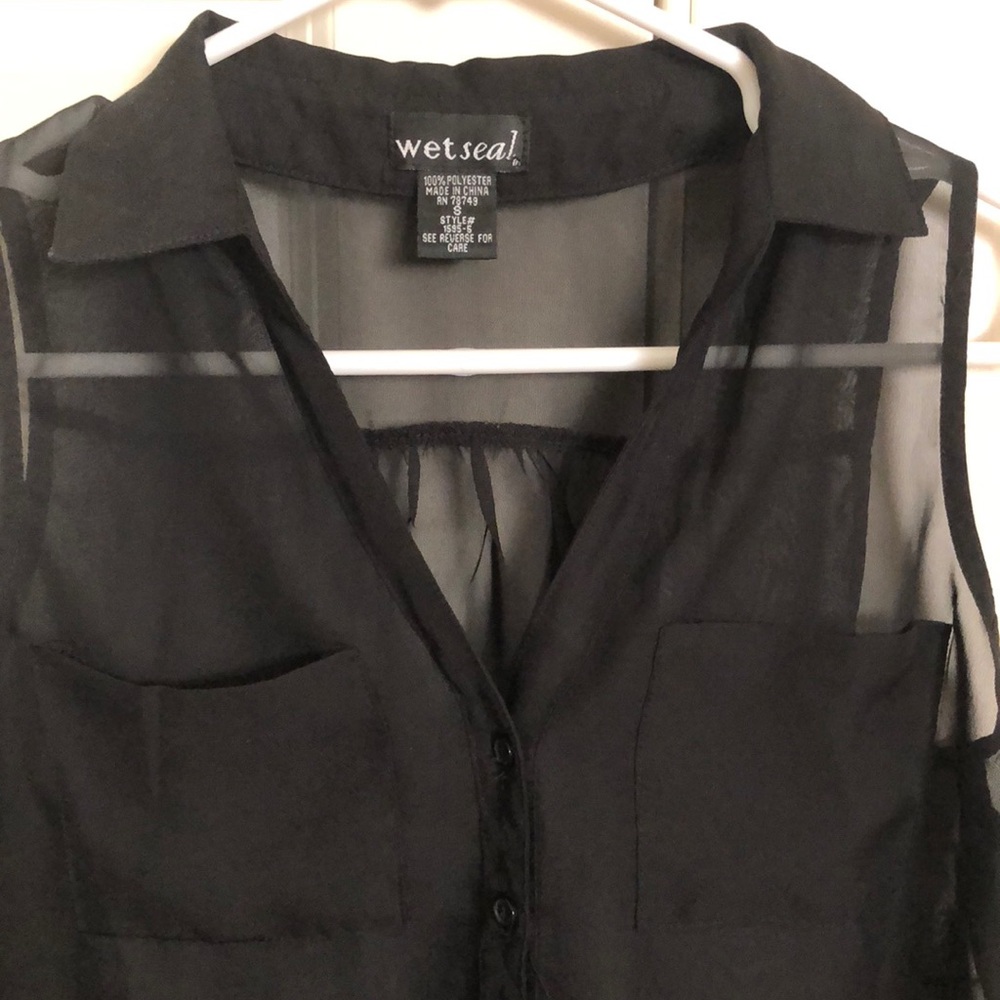 Sheer black button-up tank - Picture 3 of 4